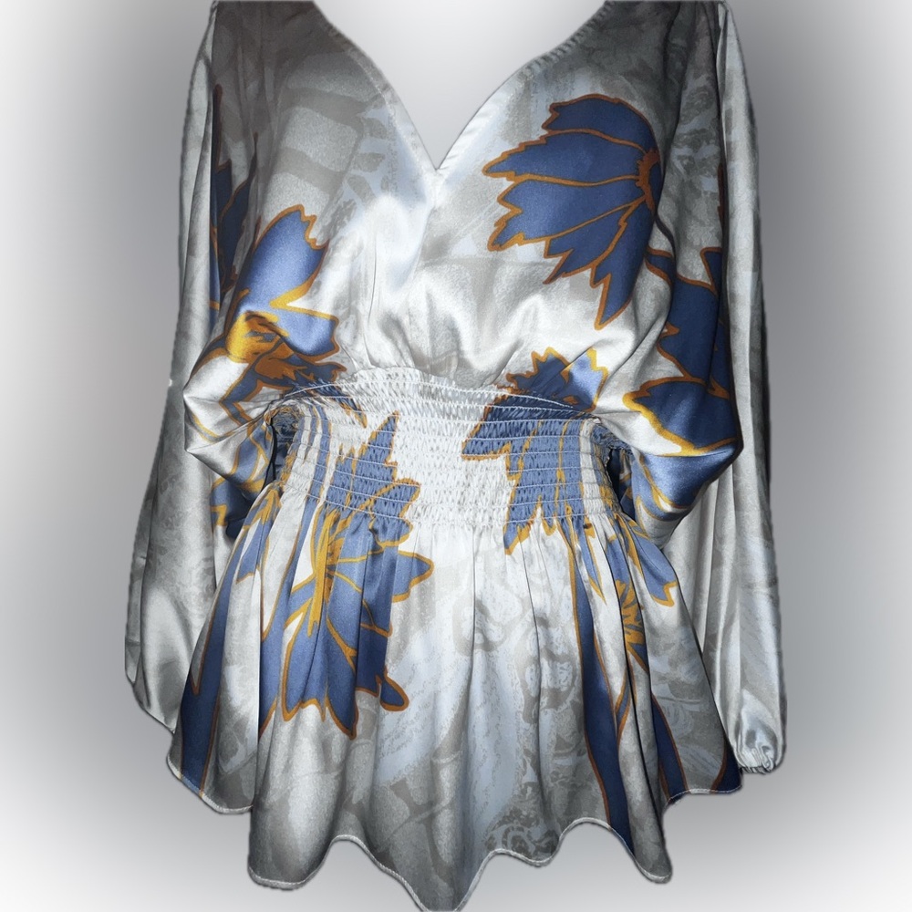 White House Black Market White and Blue Floral Top - Picture 5 of 9